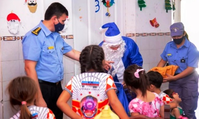 Entregaron más de 450 juguetes con la campaña "Navidad Azul"