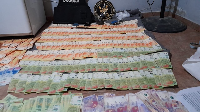 Villa Angela: La División Drogas allanó un domicilio y secuestró marihuana, cocaína y mas de 350 mil pesos