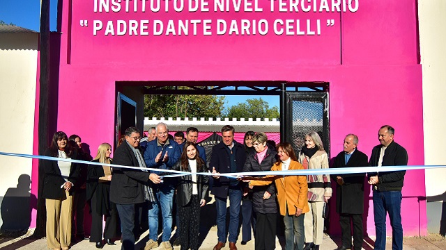 Las Palmas: El Gobernador Zdero inauguró la refacción integral del Instituto Superior “Padre Dante Darío Celli”