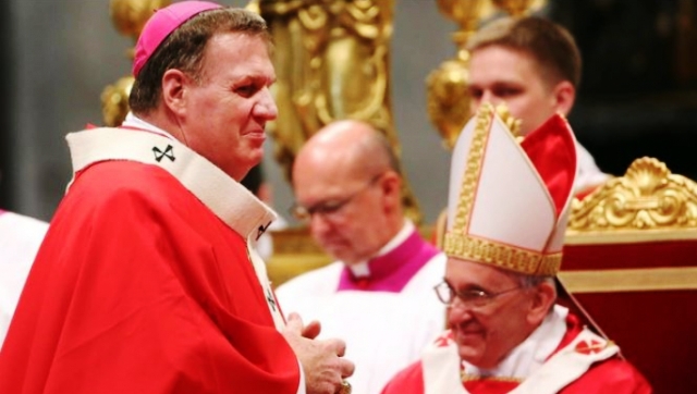 Los informes sobre el uso de aplicaciones para citas gay entre sacerdotes que conmocionan a la Iglesia católica