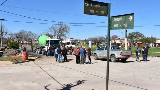 Resistencia: Villa Elisa sigue avanzando con mas obras de pavimento y desag&uuml;es 