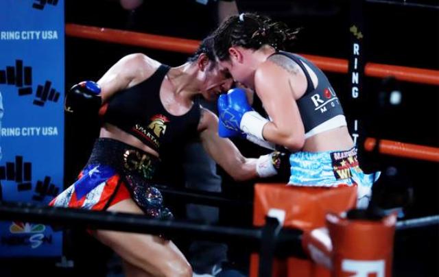 En Puerto Rico, Daniela "La Bonita" Bermúdez no pudo con la campeona Amanda Serrano