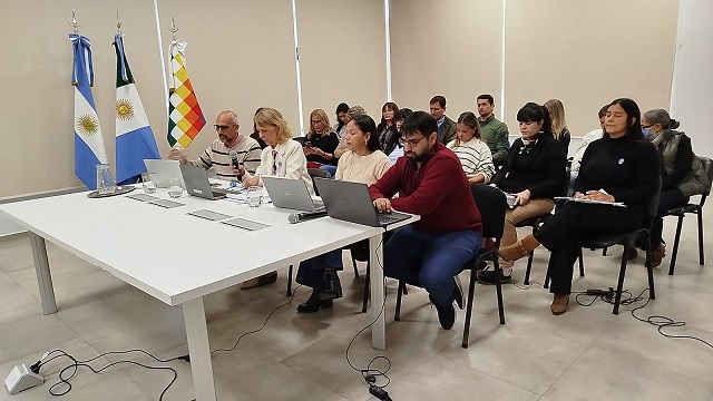 Educaci&oacute;n capacita en carga de t&iacute;tulos digitales a Escuelas Secundarias e Institutos Superiores