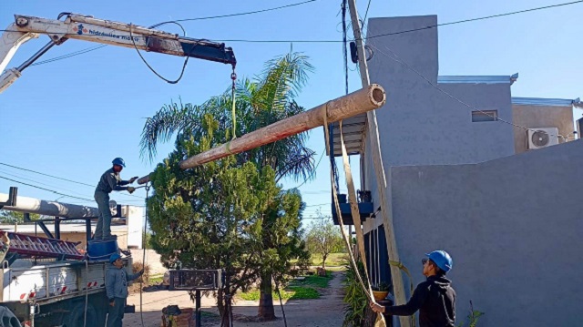 Secheep: Avanza el plan de infraestructura eléctrica en Castelli y El Sauzalito 