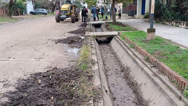 El Municipio avanza en los trabajos de limpieza, profundización y perfilado de cunetas 