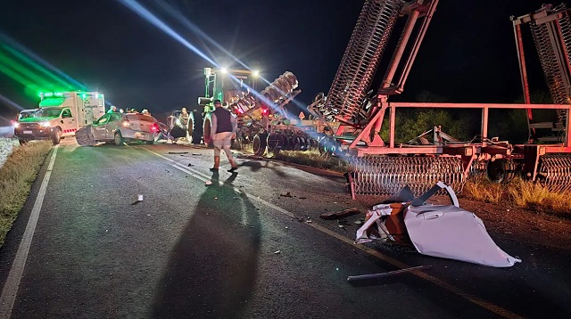 Una familia se salvó de milagros tras un choque entre un auto y un tractor en la Ruta 6, cerca de San Bernardo