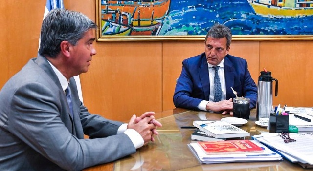 Capitanich se reunió con Sergio Massa en Buenos Aires