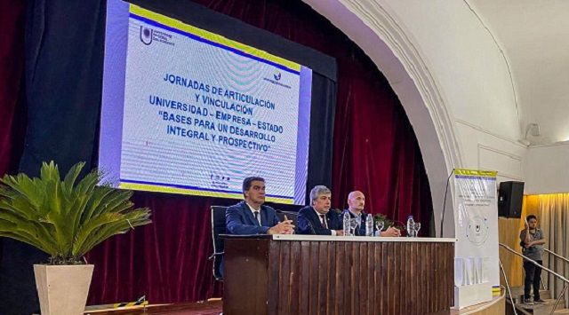 Capitanich: “Necesitamos que las Universidades se involucren activamente en las políticas para el desarrollo”