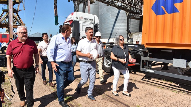 Nuevo logro del puerto de Barranqueras: Chaco exporta aceite de girasol a Espa&ntilde;a 