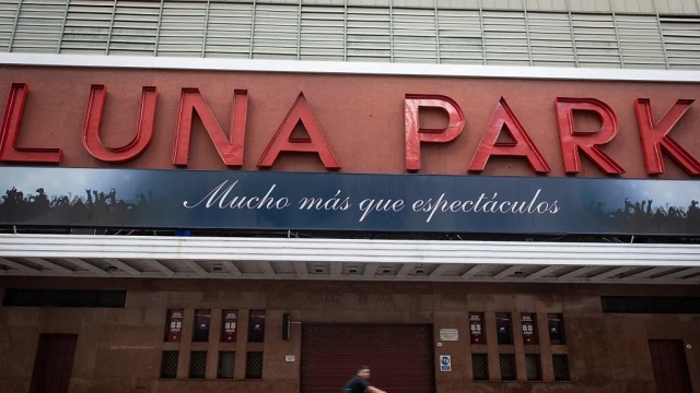 Golpe a la historia: contra las normas, demolerían todo el interior del Luna Park para hacer un nuevo estadio