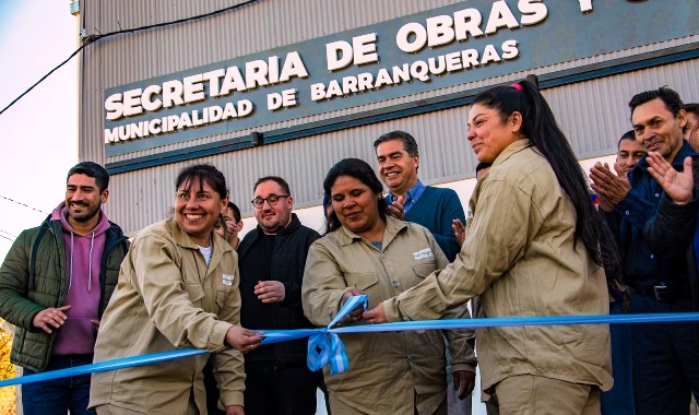 Más acceso a derechos: en Barranqueras, Capitanich inauguró obras públicas y entregó créditos a docentes para la compra de computadoras