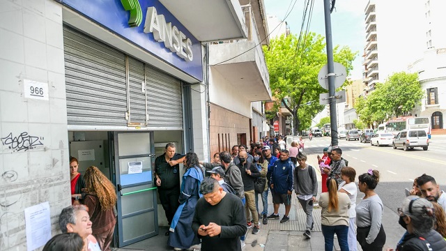 El gasto social evitó que 2,6 millones cayeran en la indigencia, revela informe