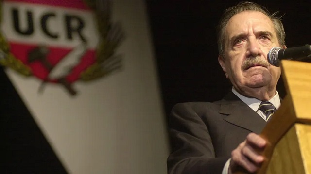 A 14 años del fallecimiento de Raúl Alfonsín: el Juicio a las Juntas, el problema de la hiperinflación y su legado político