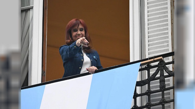 Cristina Kirchner apuntó a Kicillof por la derrota electoral: "El desdoblamiento fue un error político"