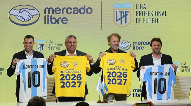 La empresa de Marcos Galperin le compró a Chiqui Tapia la Liga Profesional de Fútbol 2026 y 2627