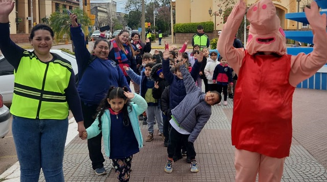 VILLA ANGELA: CHARLA DE  TRÁNSITO Y SEGURIDAD VIAL PARA ALUMNOS DEL JARDÍN Nº15
