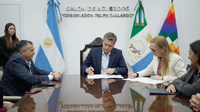 FIRMA DE ACUERDO INTERNACIONAL: LA PROVINCIA FORTALECE SUS POL&Iacute;TICAS SANITARIAS JUNTO A LA OPS