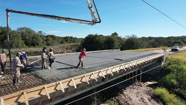La pavimentaci&oacute;n de la Ruta Provincial 30 alcanz&oacute; el Puente y se acerca a Laguna Limpia