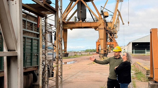 El Puerto de Barranqueras consolida su actividad con nuevos env&iacute;os de semillas de girasol 
