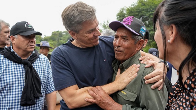 Este Domingo: El Gobernador Zdero llegó a Comandancia Frías para seguir de cerca la asistencia a Familias afectadas por las inundaciones