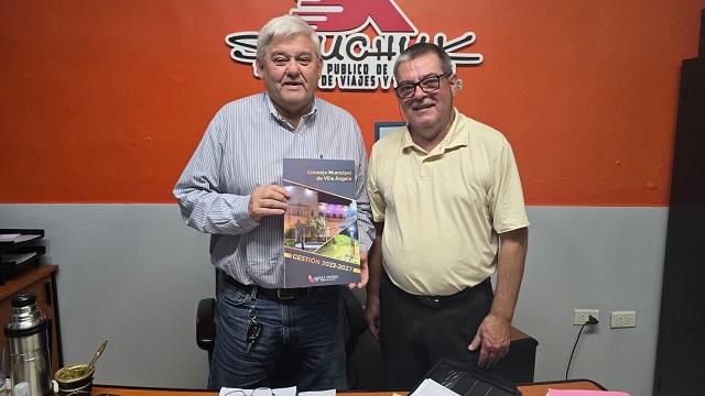 Guillermo Buyatti entregó un reconocimiento a Sauchuk Turismo por su extensa trayectoria
