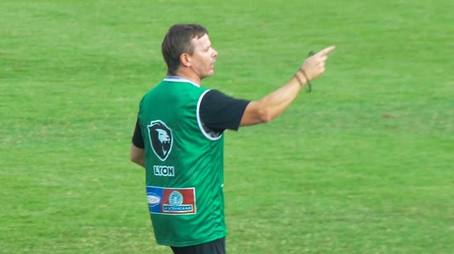 Pedro Llorens dej&oacute; de ser el DT de Chaco For Ever
