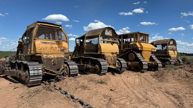 Los Frentones: Secuestraron 4 Topadoras, tras detectar un desmonte ilegal de 550 hect&aacute;reas