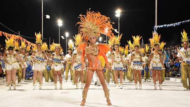 R&eacute;cord en Carnaval: Se movilizaron 3 millones de turistas y el gasto super&oacute; el bill&oacute;n de pesos