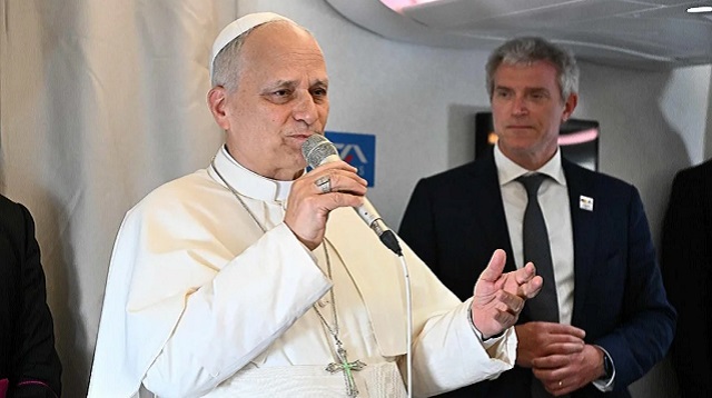 Papa: &ldquo;Estoy en &Aacute;frica para animar a los cat&oacute;licos, no para debatir con Trump&rdquo;