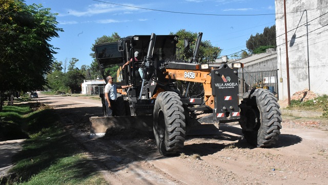 Intensifican el perfilado y el mejoramiento de calles en el sector oeste de Xilla &Aacute;ngela 