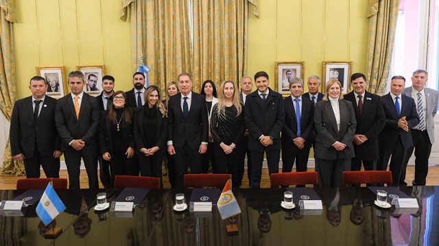 El Gobierno cierra uno de los conflictos con Santa Fe con la delegaci&oacute;n de una obra clave