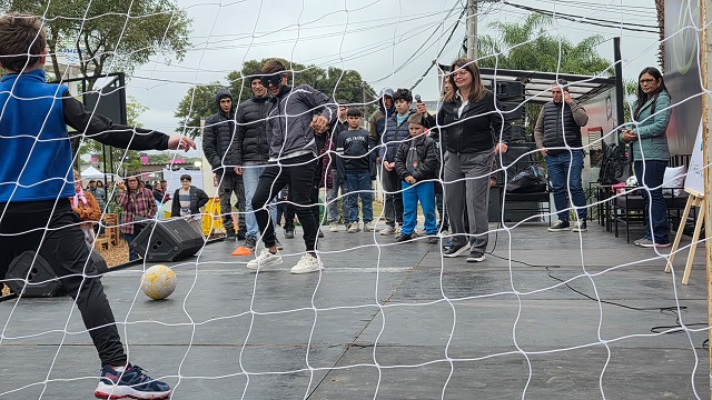 En La Bienal: IPRODICH promueve la accesibilidad, la inclusi&oacute;n con CAA y f&uacute;tbol para ciegos