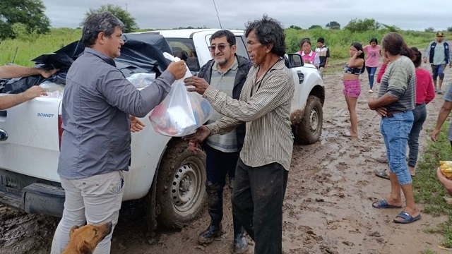El Gobierno Provincial asiste a mas de 500 Familias en Pampa del Indio tras las intensas lluvias 