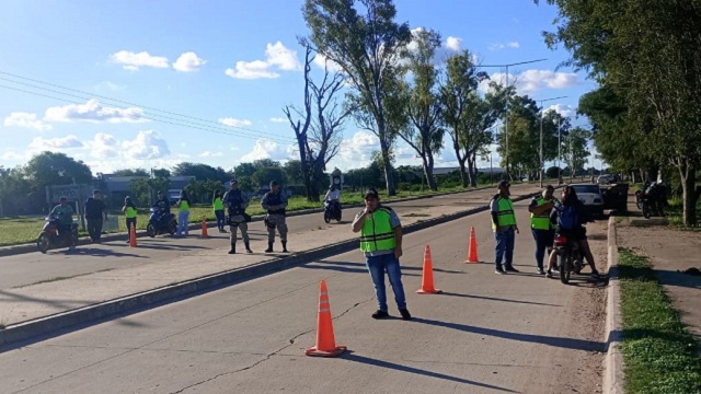 Operativo de control de tr&aacute;nsito en Villa &Aacute;ngela