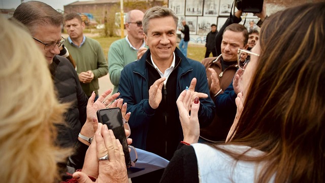 TERMIN&Oacute; LA ESPERA EN TRES ISLETAS: LLEGA EL PAVIMENTO A UNA DE LAS AVENIDAS M&Aacute;S IMPORTANTES DE LA CIUDAD